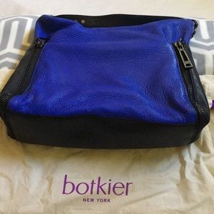 Botkier Leroy Hobo